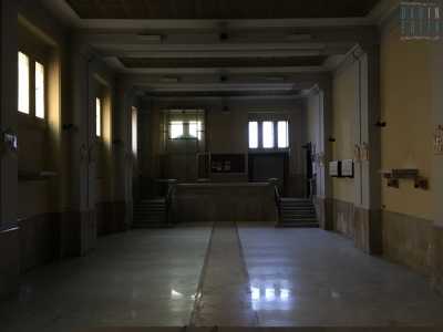 Le due piccole rampe di scale che immettono i visitatori nella chiesa